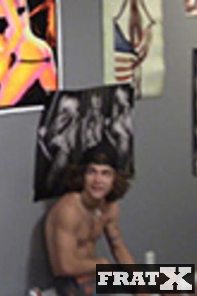 Nuts in Guts - Screenshot 1 of 4 - College