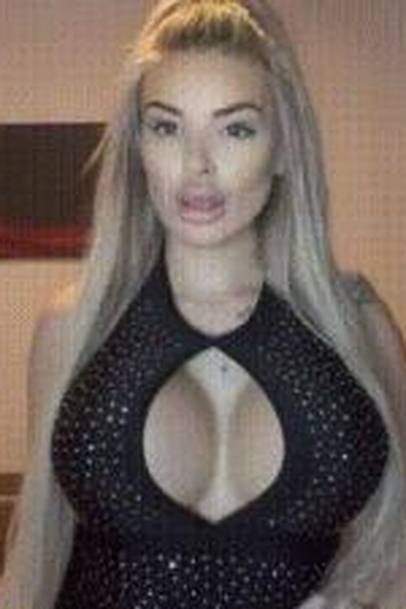 Loser - Screenshot 1 of 4 - Blonde Hair (Female)