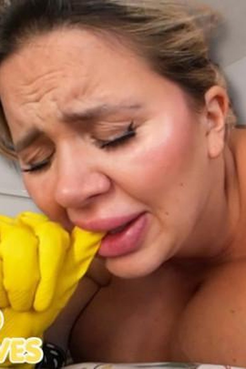 TP-manyvidsviennaxtreme-a-futa-a-preggo-glam-gloves-futagirl-rubber-glove