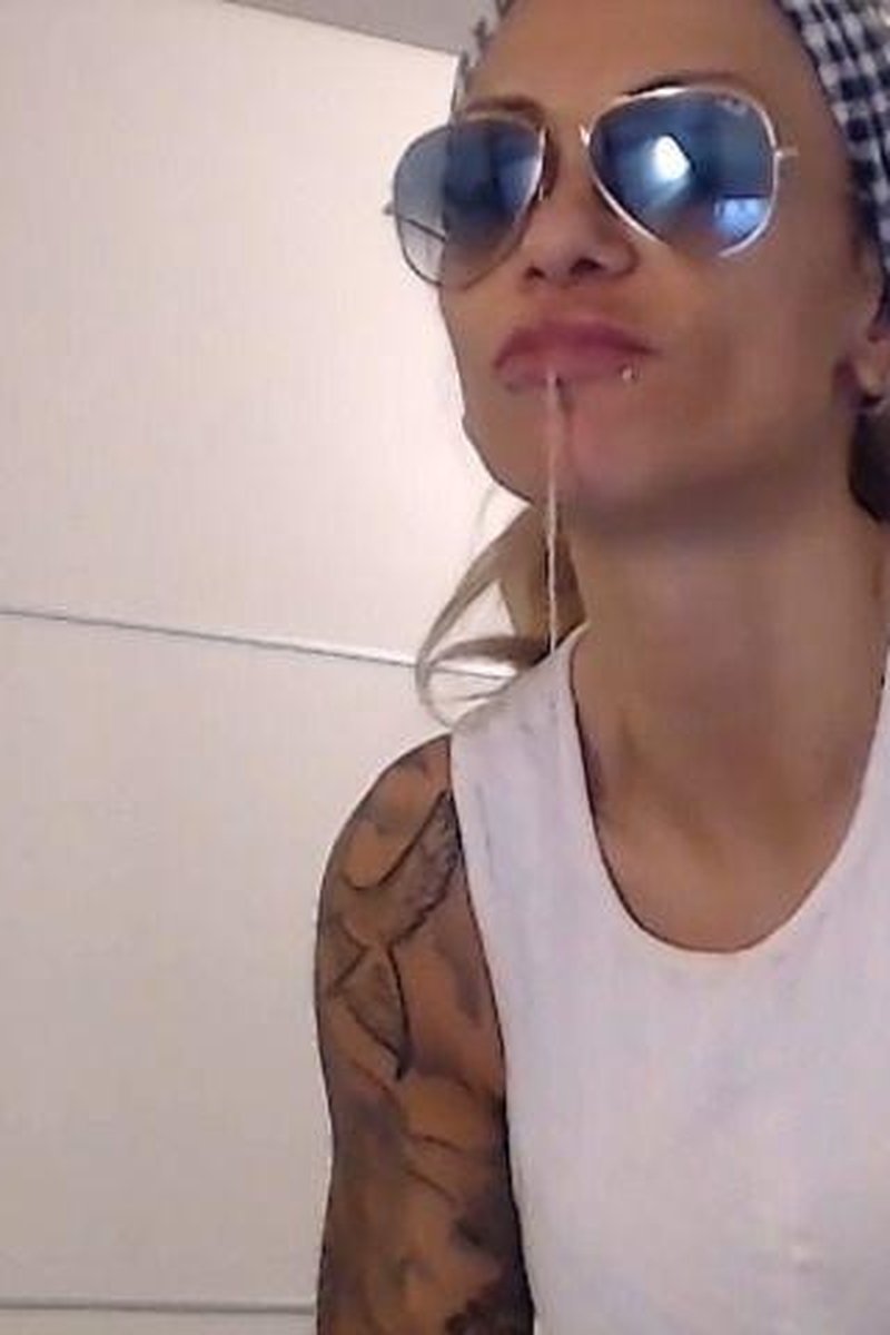 TP-manyvidsspanishfindomsonia-swallows-and-obey-spanish-audio