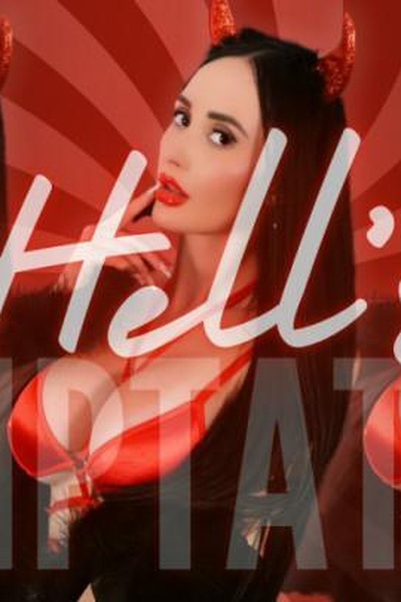 Hell's Temptation - Screenshot 1 of 4 - Costume