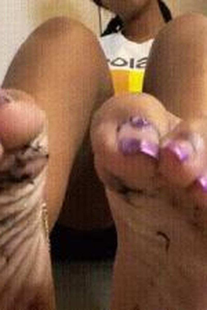 Toe Jammy Jam - Screenshot 1 of 4 - Foot Fetish