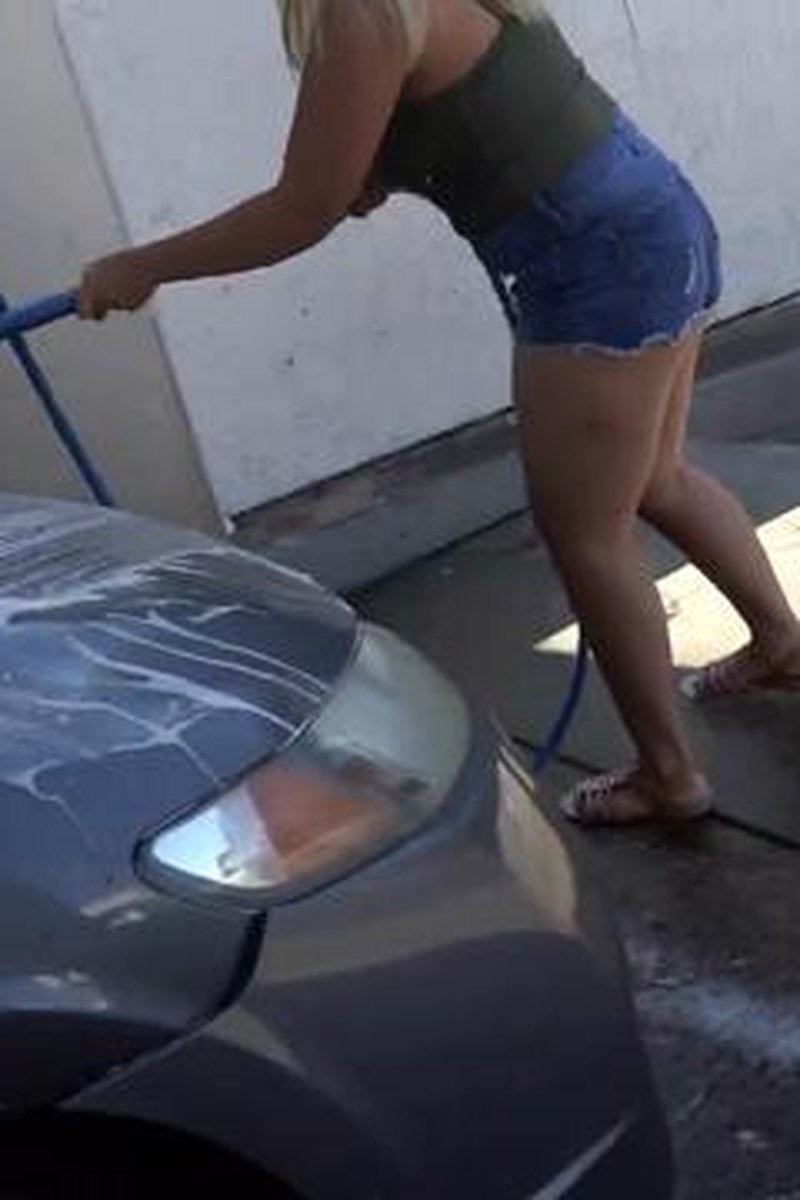 Car Wash In My Shortie - Screenshot 1 of 4 - Asian