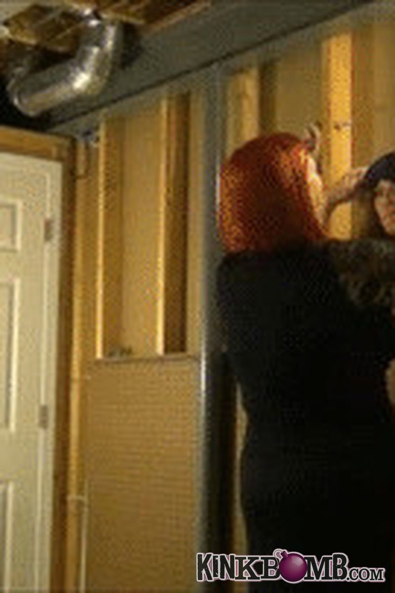 Queen Kitty: Sub Girl vs the Hitachi Part 1 - Screenshot 1 of 4 - Bondage