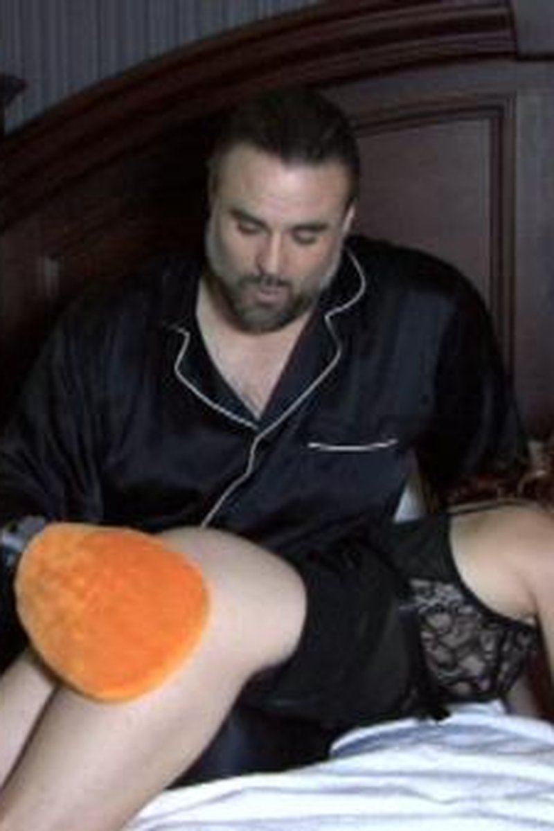 Spanking: Adding Soft Toys - Screenshot 1 of 4 - Spanking