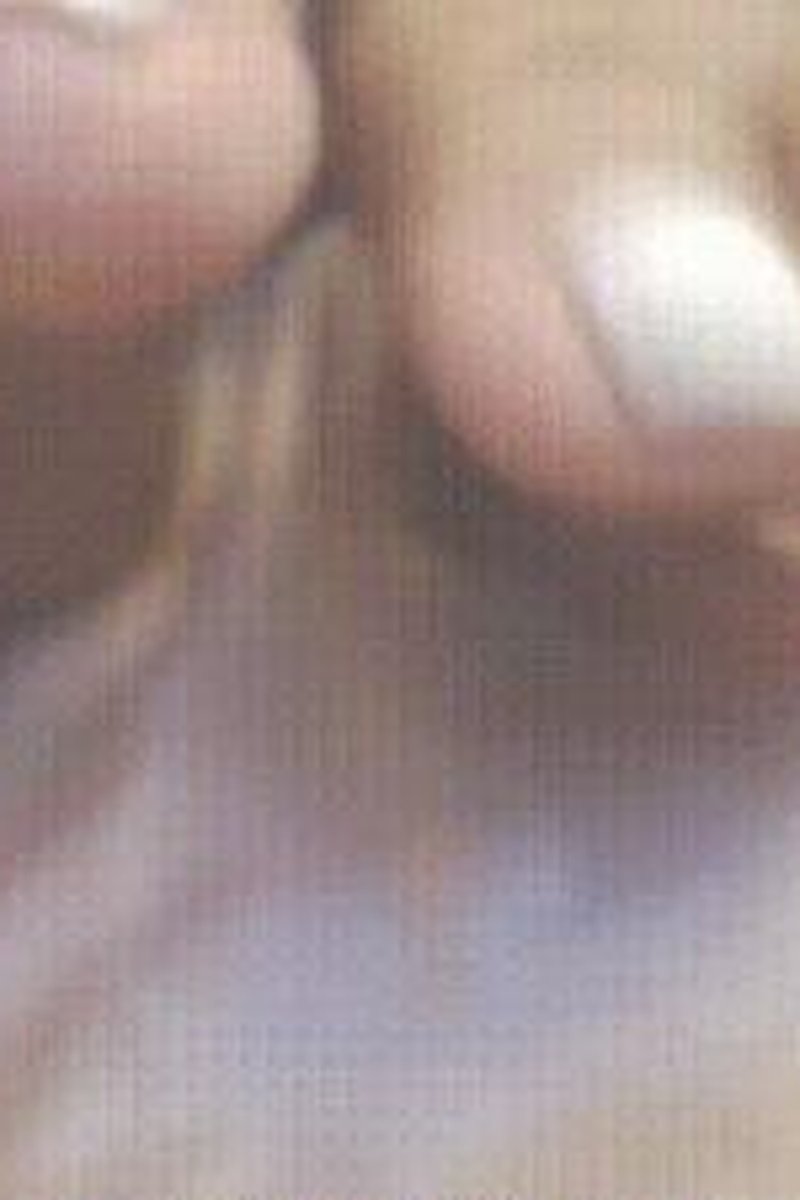 White Toe Wiggling - Screenshot 1 of 4 - Black
