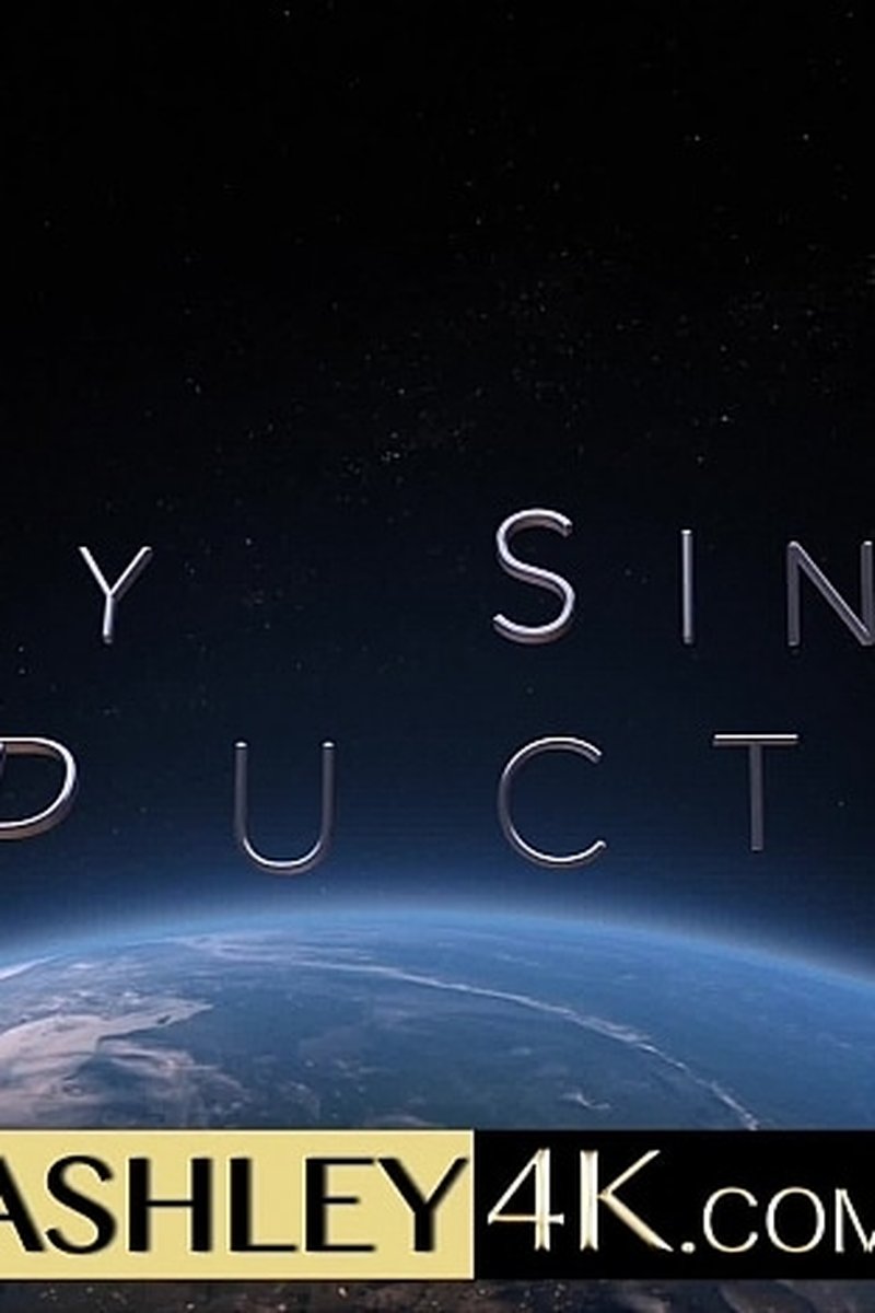 Christmas Jerk Off Material - Screenshot 1 of 4 - Brown Hair