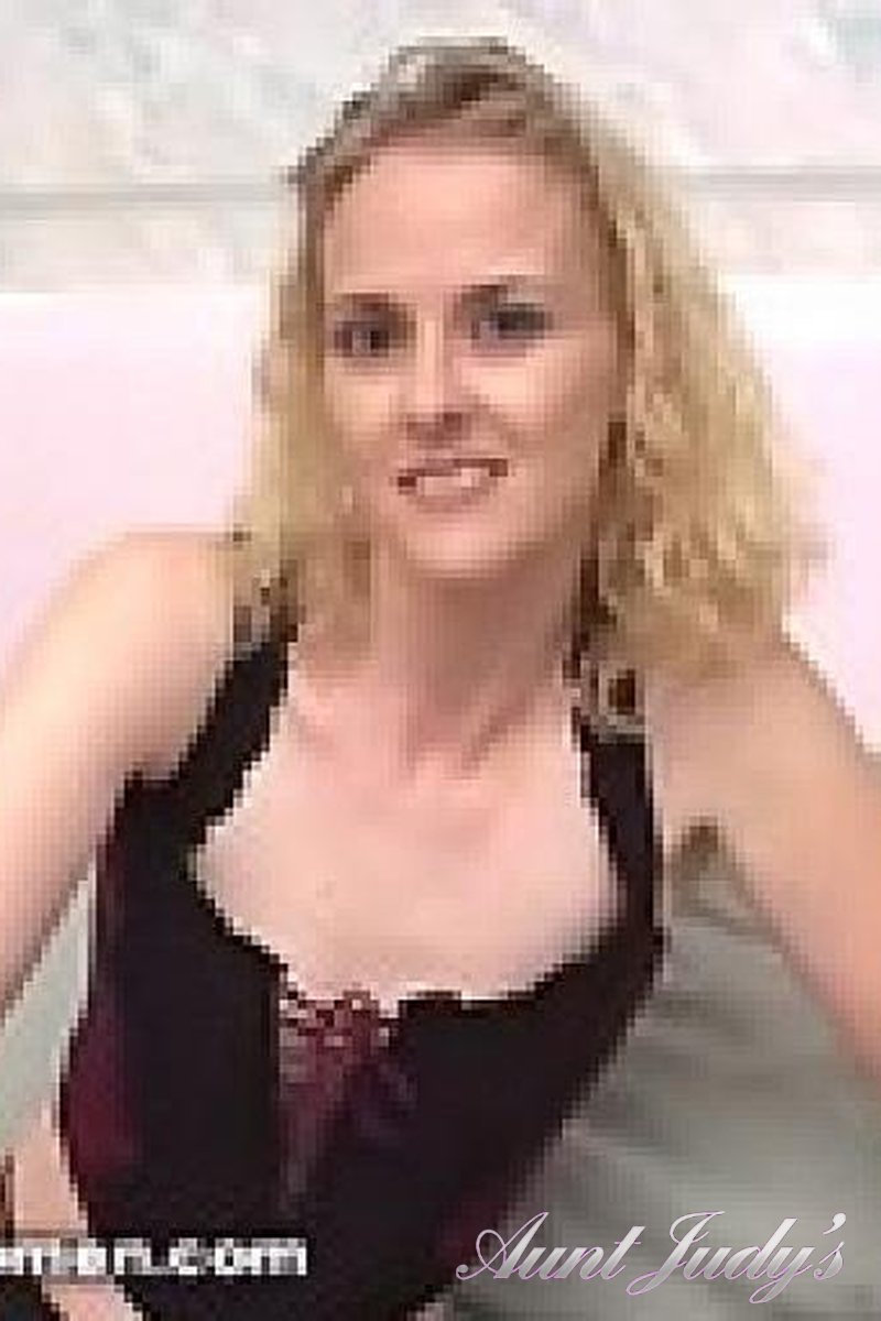 12 Clips - Screenshot 1 of 4 - Masturbation