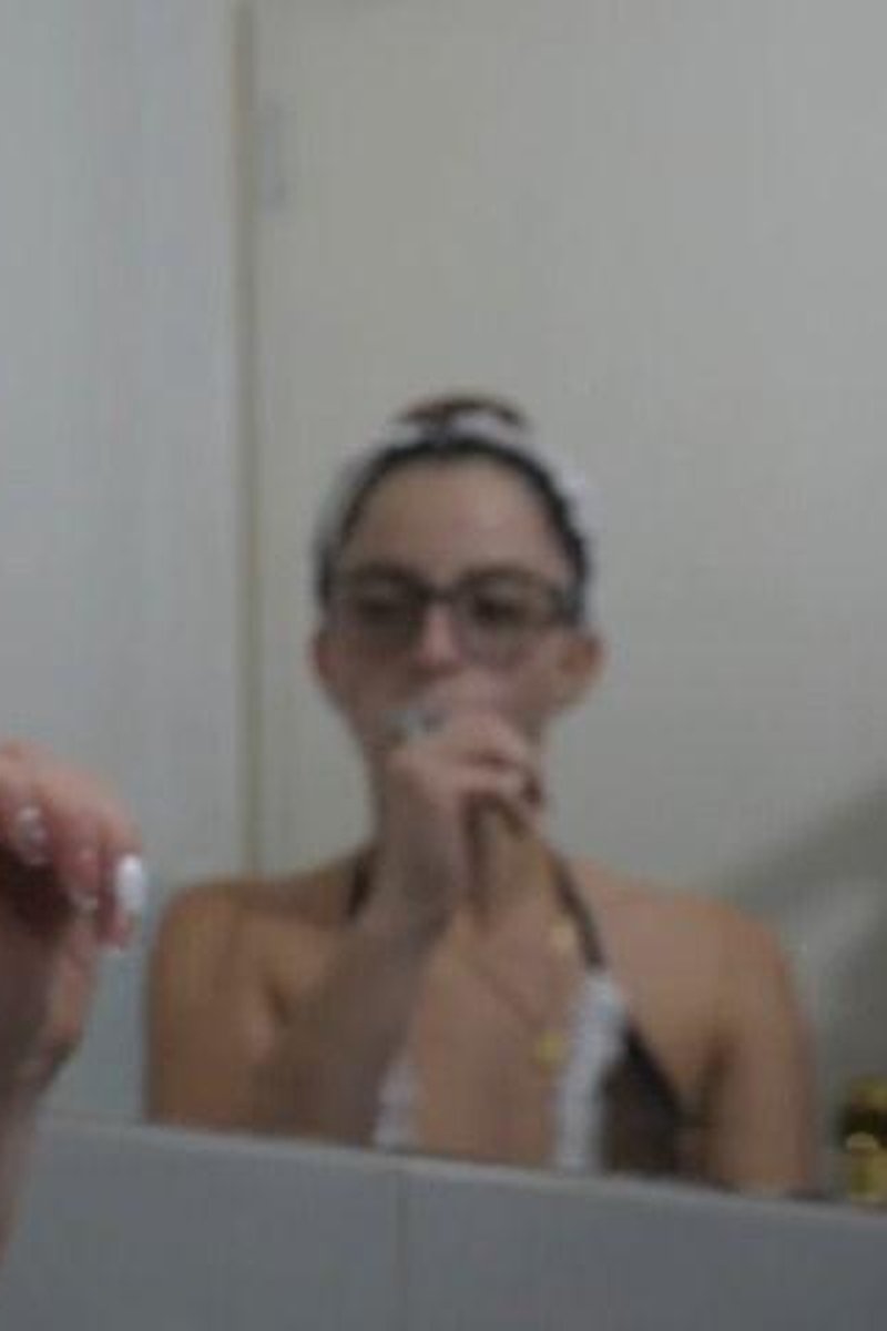Brushing My Teeth - Screenshot 1 of 4 - Face Fetish