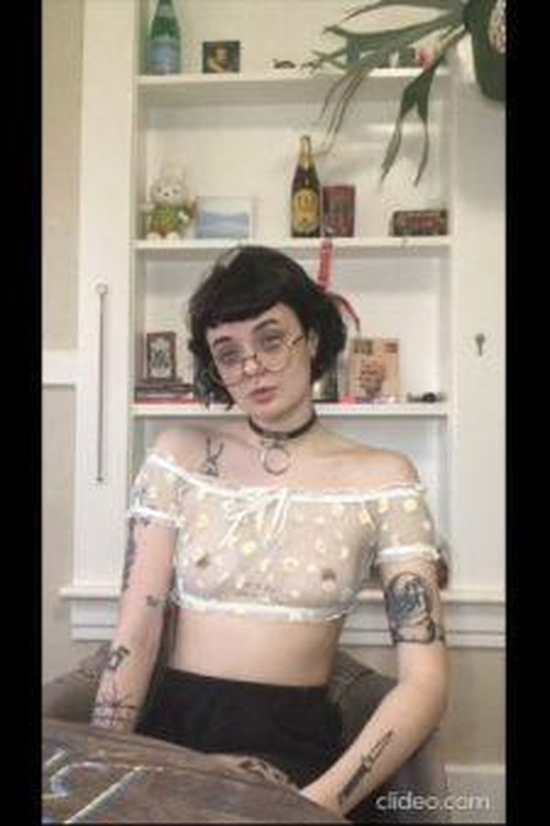Online Always - Screenshot 1 of 4 - Alternative Girl