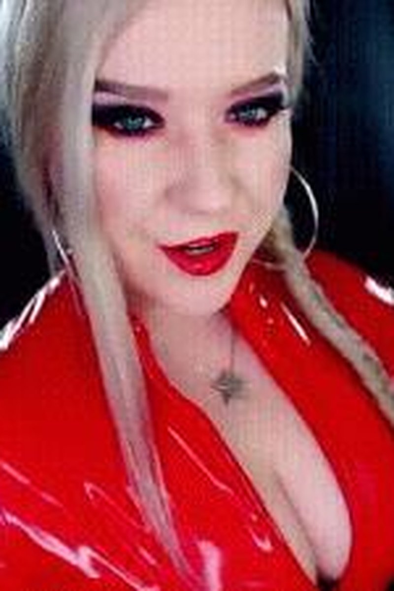 Dependency - Screenshot 1 of 4 - Big Tits