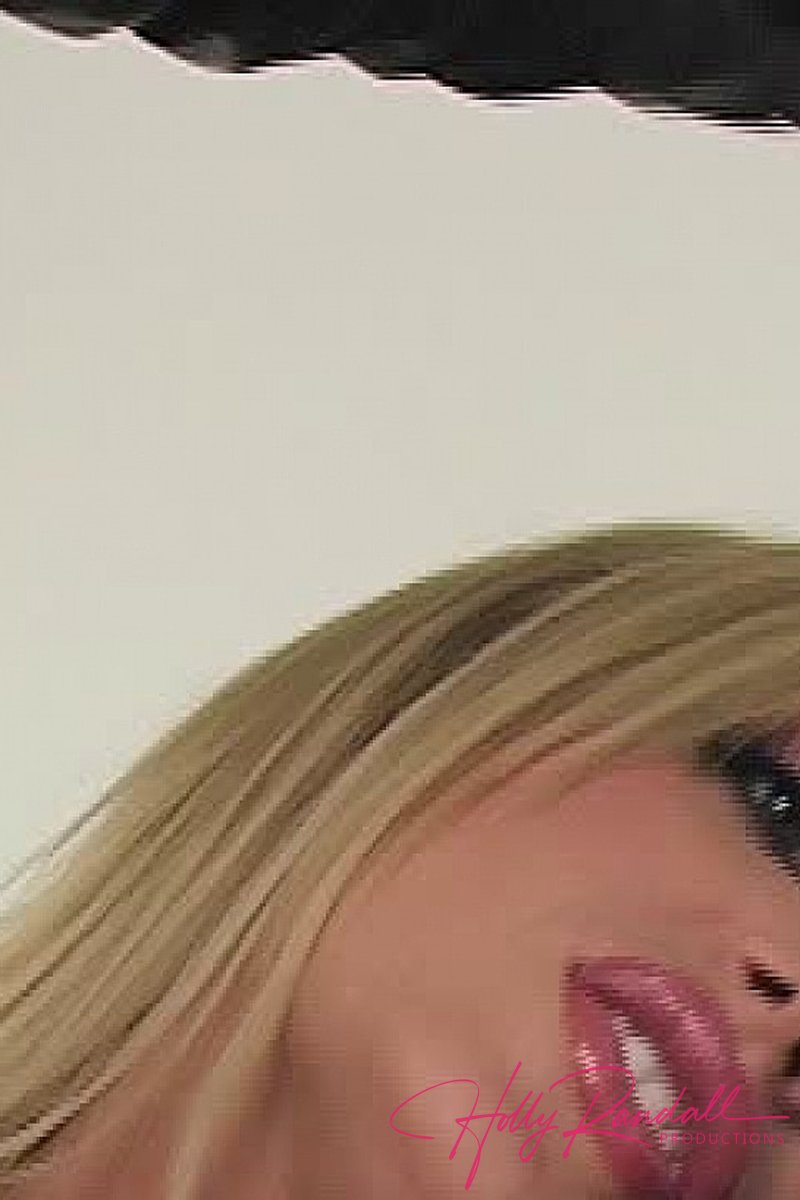 Bust It - Screenshot 1 of 4 - Blond Hair