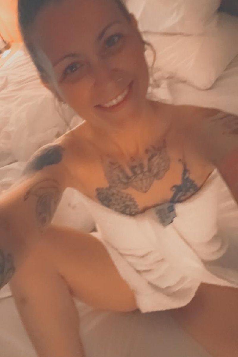 After Shower Selfies - Screenshot 1 of 4 - Photo Sets