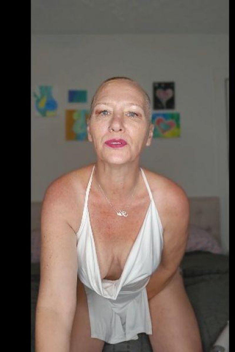 Ass Twitching Multiples - Screenshot 1 of 4 - Big Tits