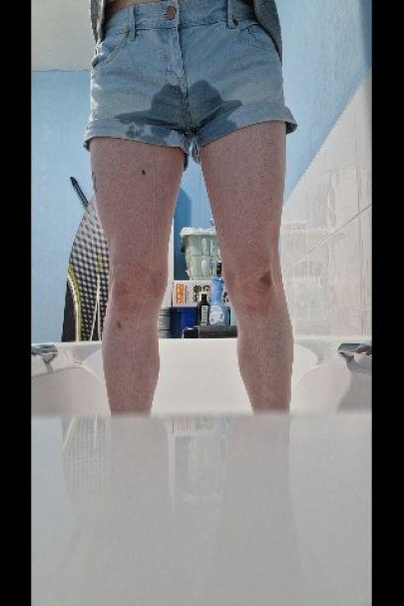 Quick P - Screenshot 1 of 4 - Golden Shower