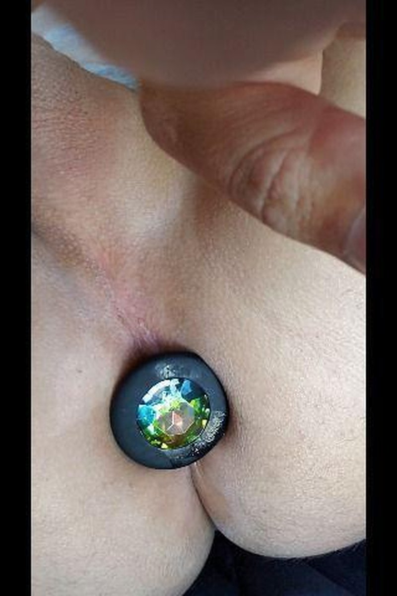 First Time Butt Plug - Screenshot 1 of 4 - Amateur