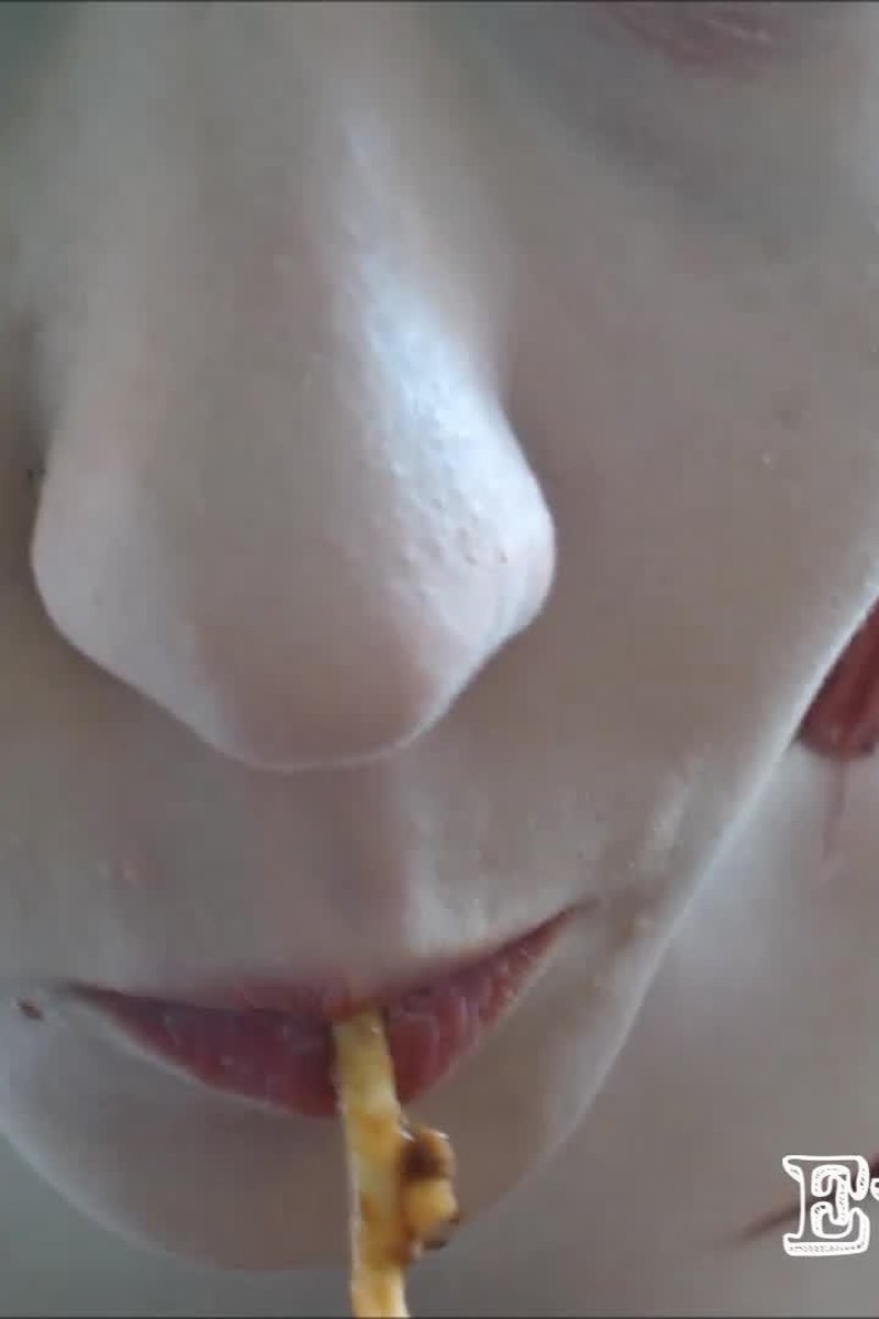 Lunch Time - Screenshot 1 of 4 - Chewing