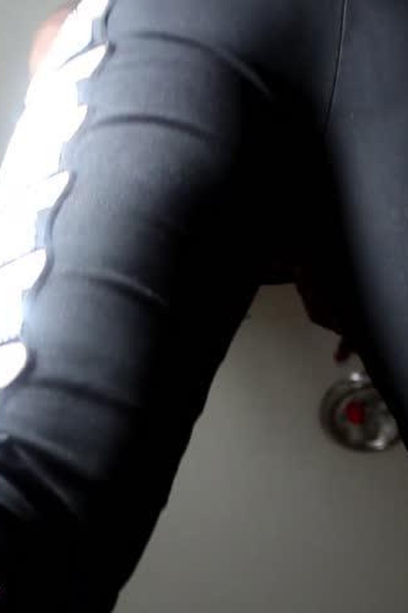 Ebony Ass Worship - Screenshot 1 of 4 - Ass Fetish