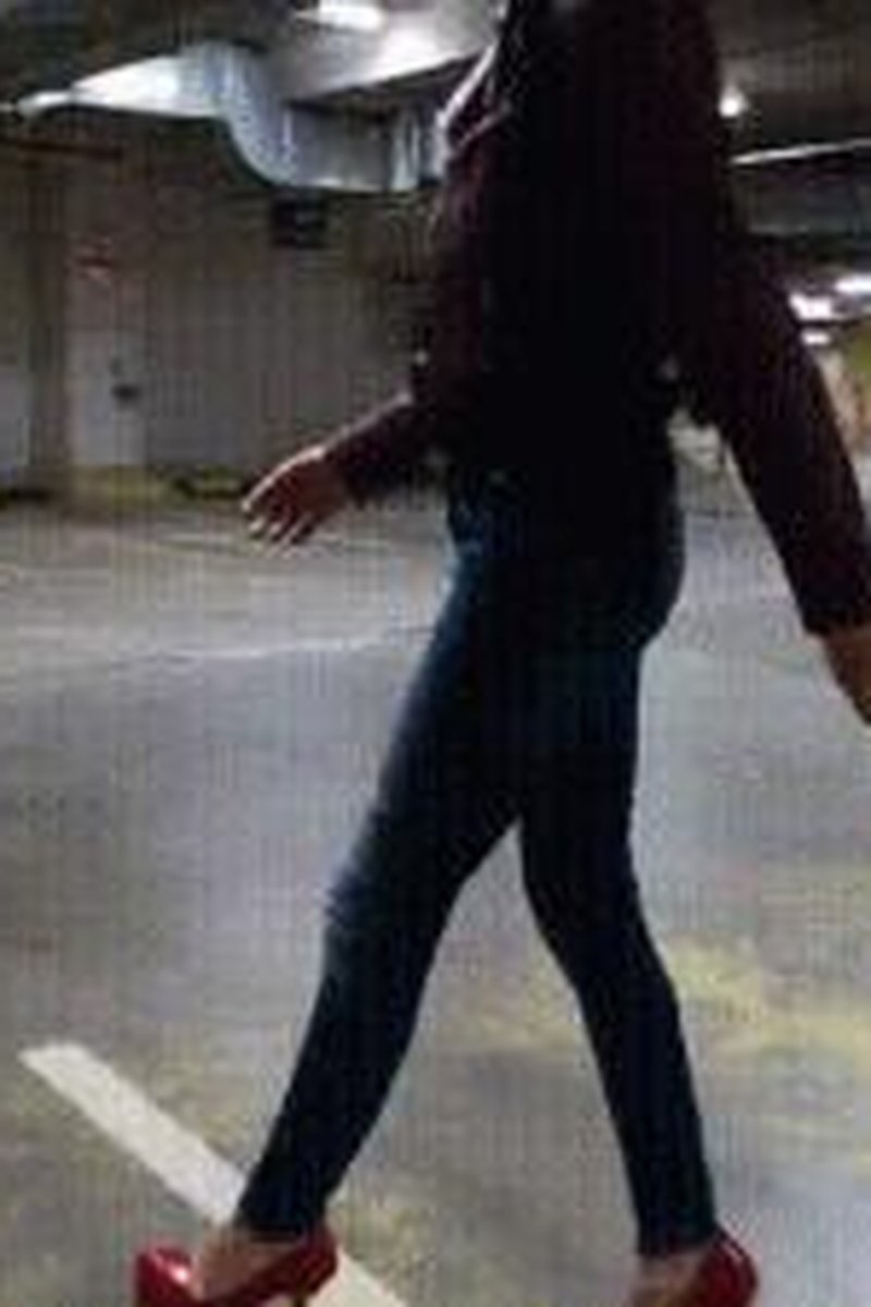 Red Shoes - Screenshot 1 of 4 - Boots