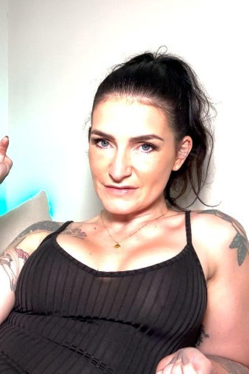Cuck Reflection - Screenshot 1 of 4 - Cuckoldhumiliation