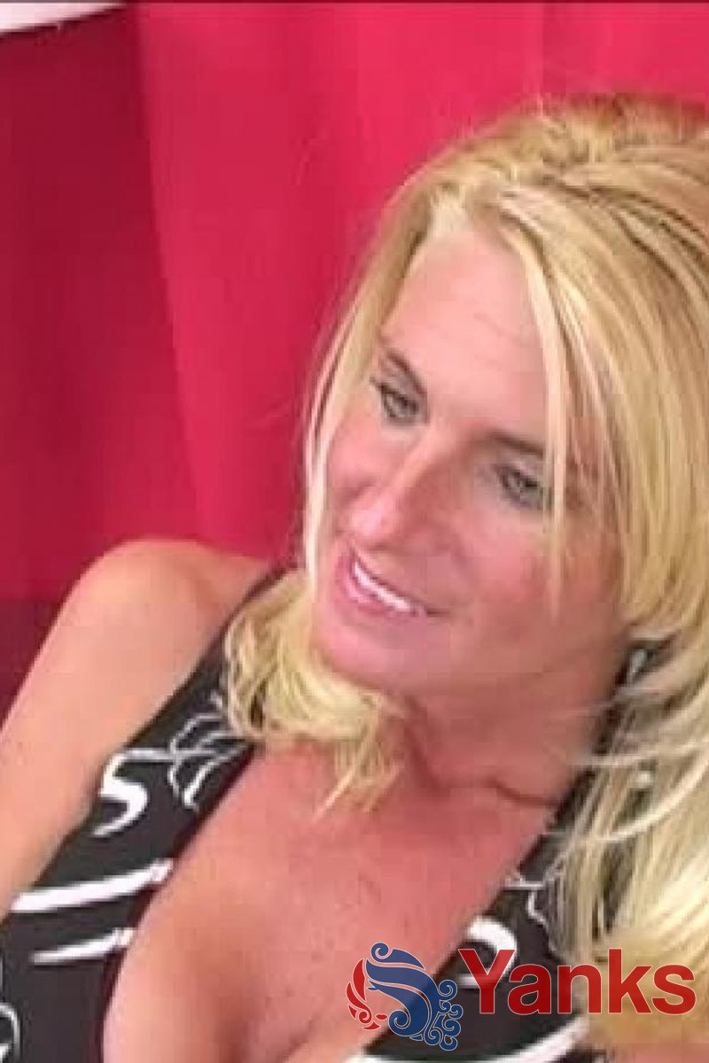 Shelly's Interview - Screenshot 1 of 4 - Blond Hair