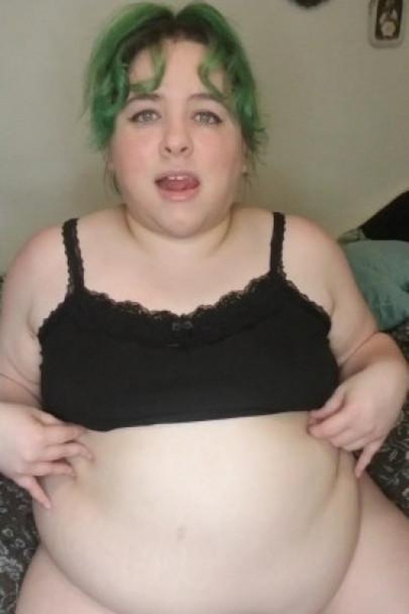 Vore Belly Play And Farts - Screenshot 1 of 4 - BBW