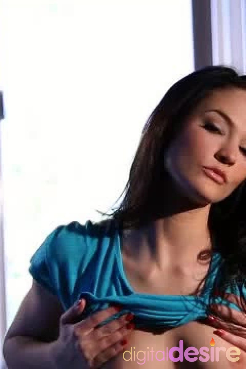 Logan Drae - Screenshot 1 of 4 - Babes