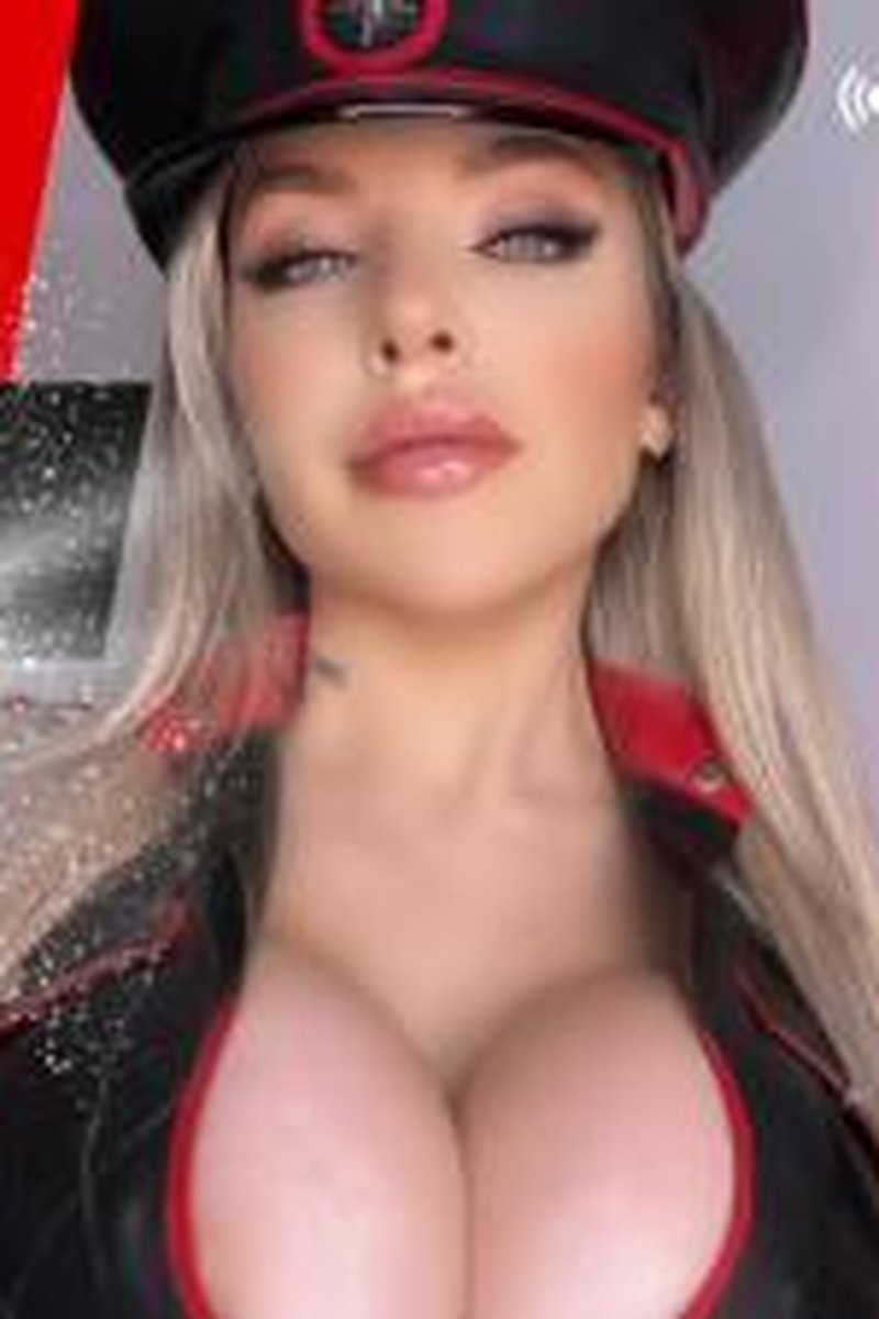 Rubber Shining - Screenshot 1 of 4 - Big Tits