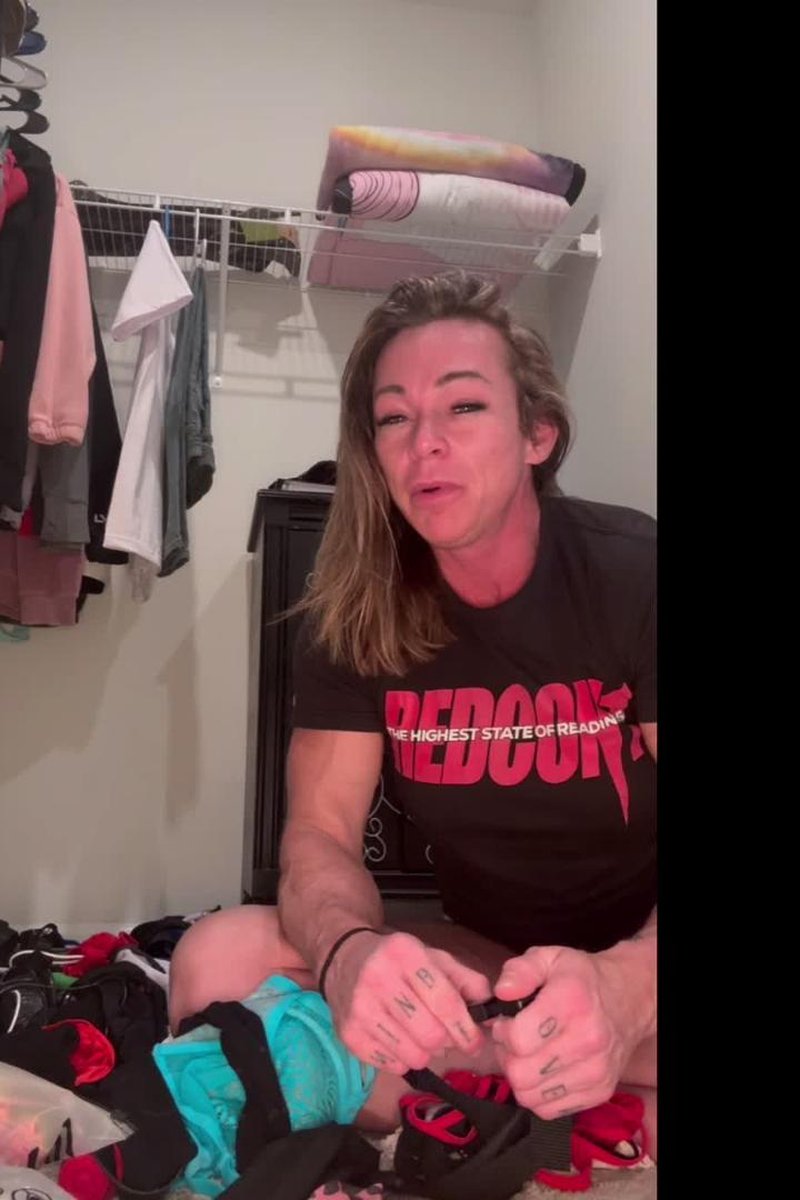 Simone Steele Update - Screenshot 1 of 4 - Muscular