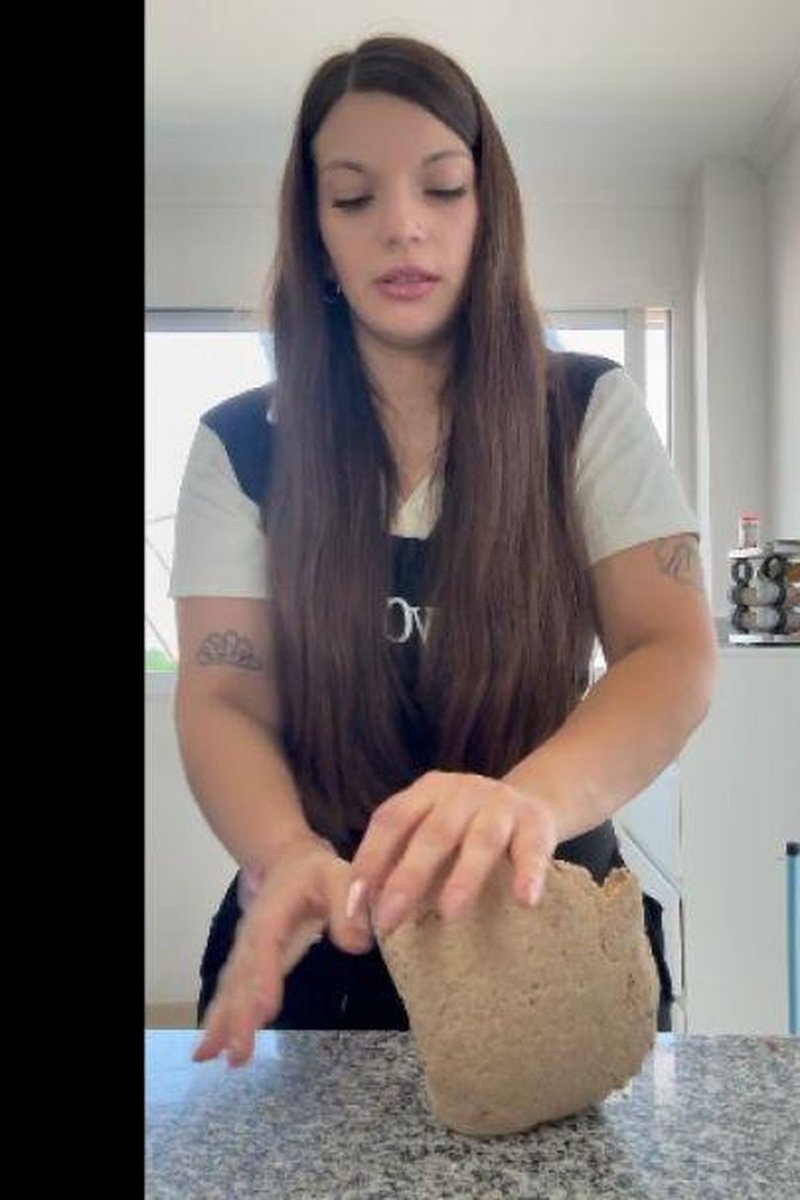 Making Bread - Part 2 - Screenshot 1 of 4 - Chatting