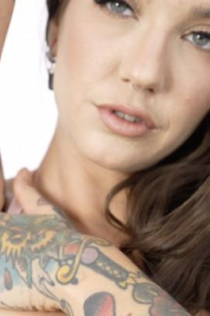 Armpit Licking Tit Slapping And Face Smacks - Screenshot 1 of 4 - Armpit Fetish
