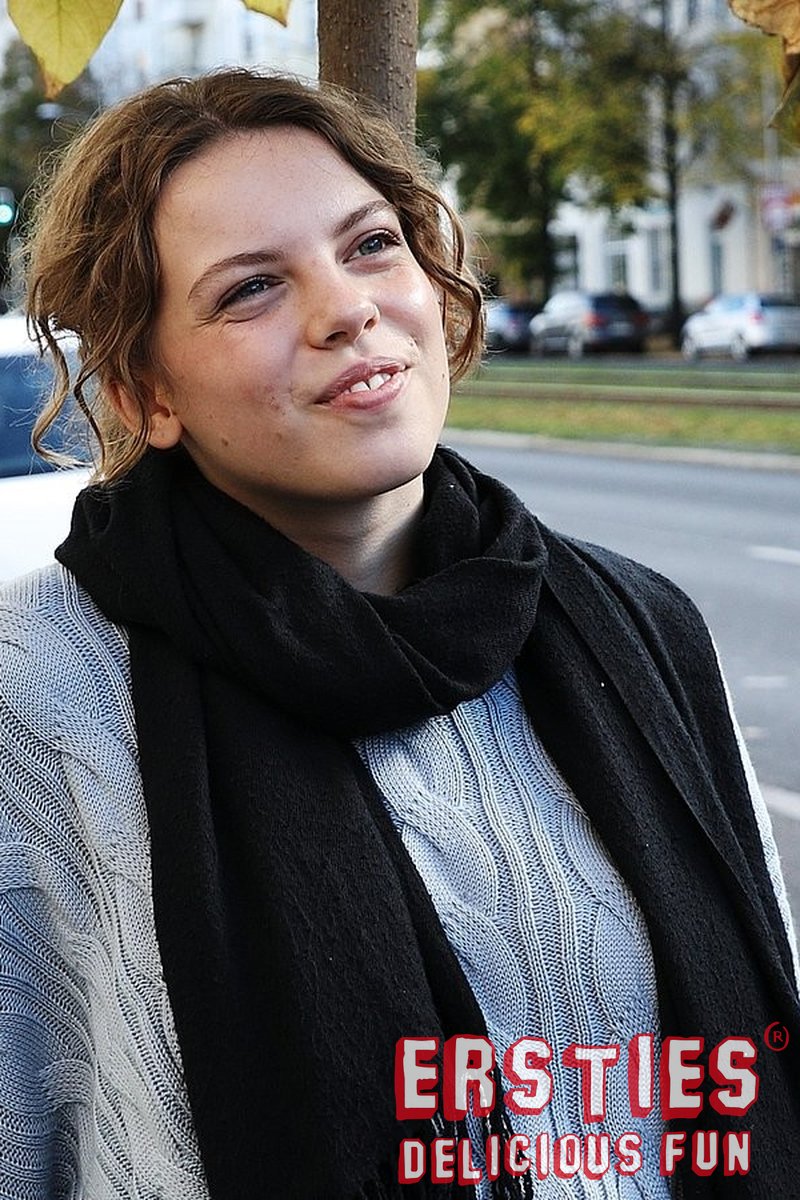 Interview Lilith - Screenshot 1 of 4 - European