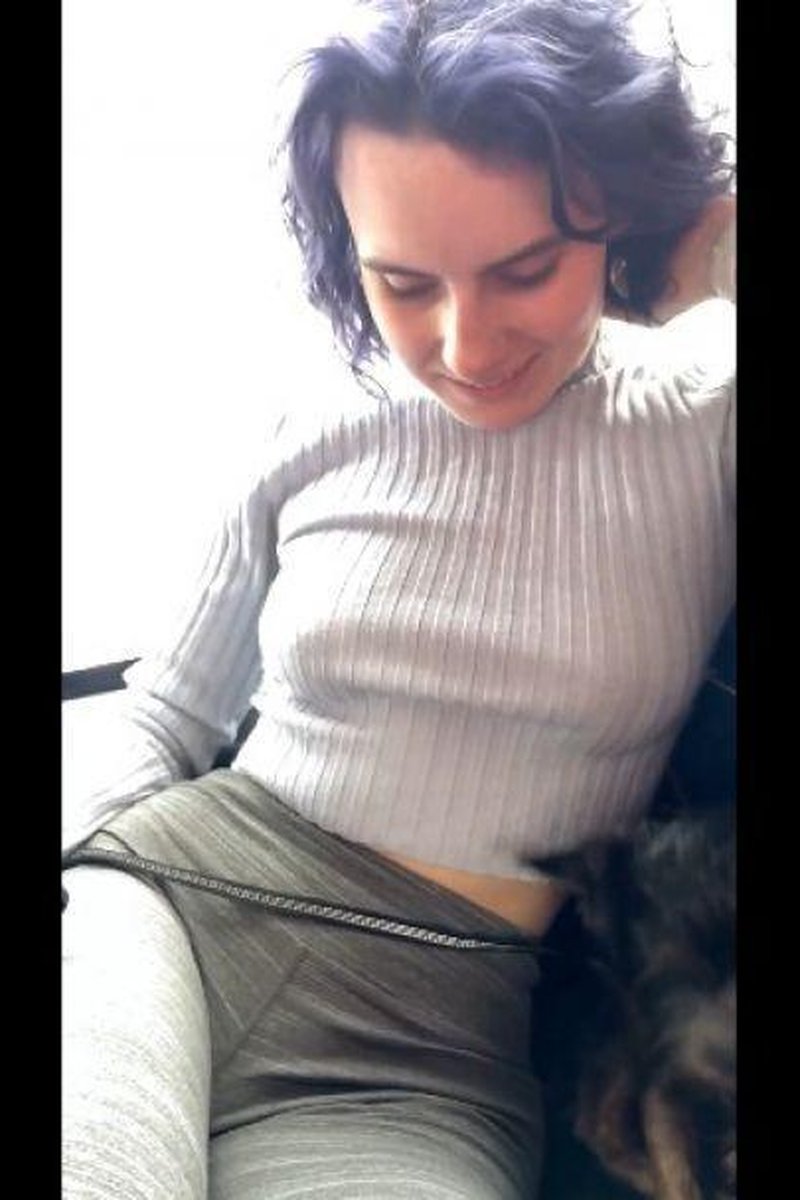 Forbidden Glances - Screenshot 1 of 4 - Teen (18-22)