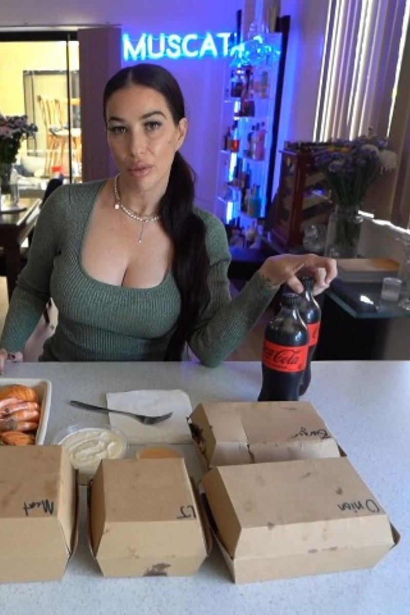TP-manyvidsmrlah84-mukbang-part-1-with-step-mommy