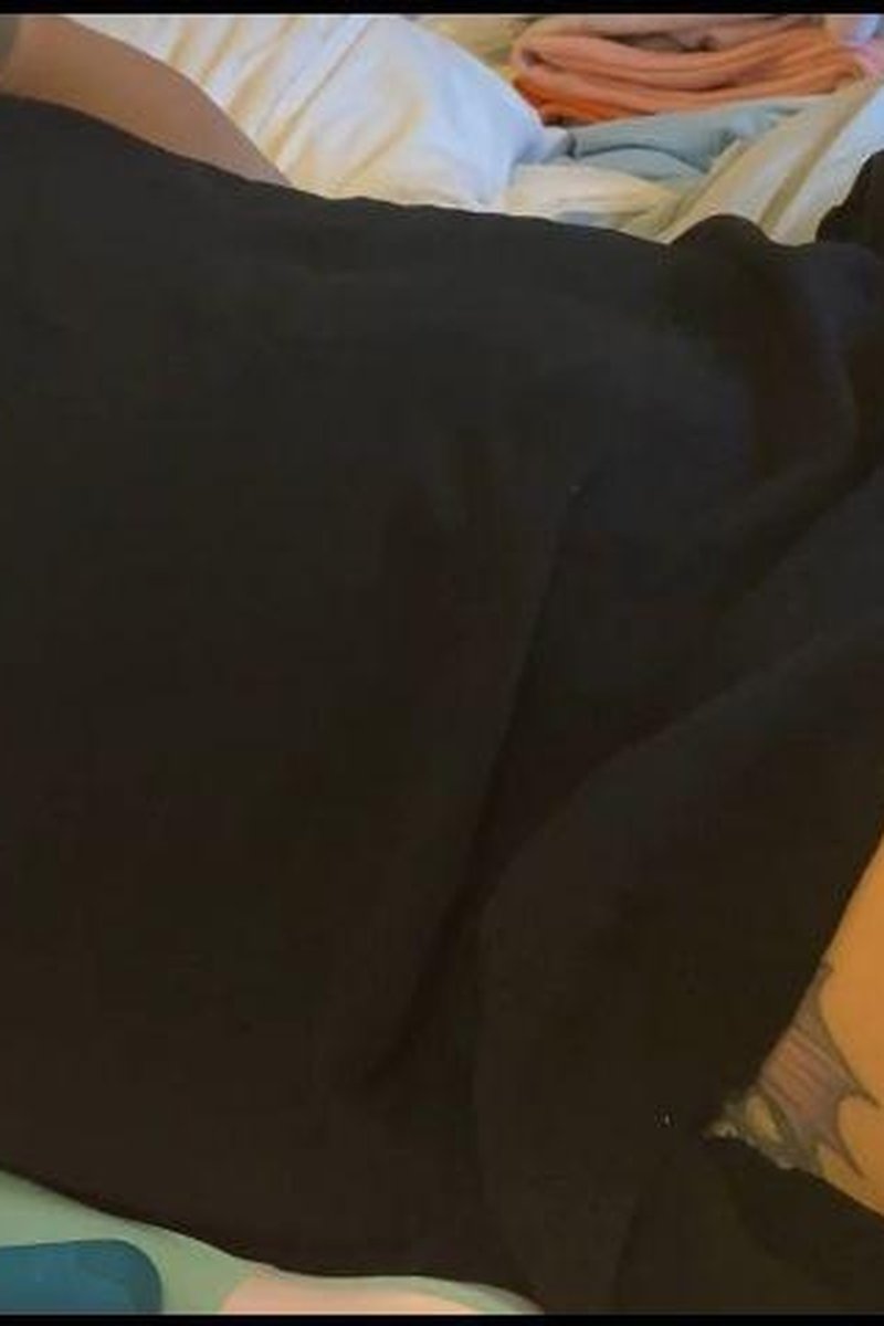 Curing Hotel Boredom - Screenshot 1 of 4 - MILF (30+)