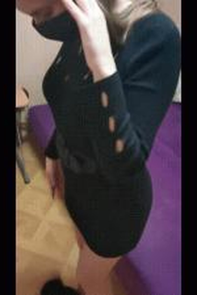 Mistress Julia Foot Worship And Facesitting - Screenshot 1 of 4 - Facesitting