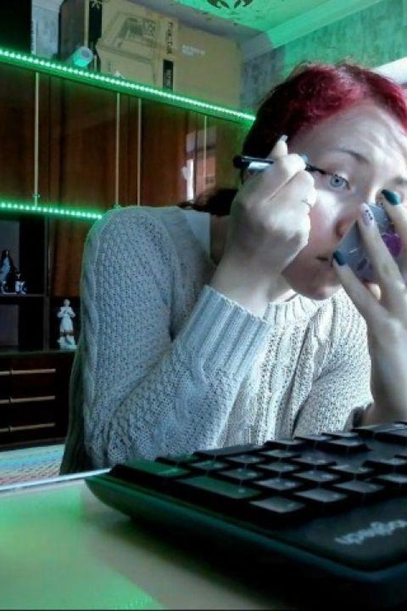 Make Up 4 - Screenshot 1 of 4 - Babes