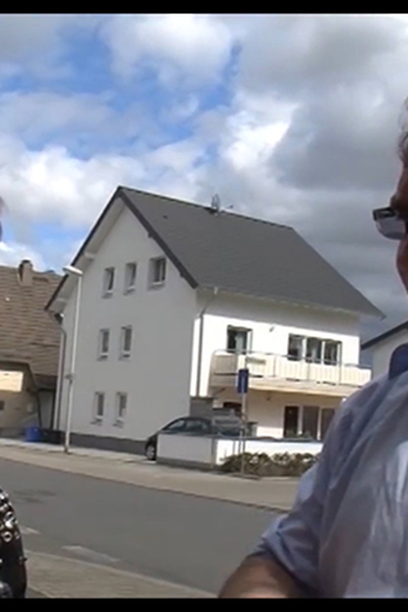 Dieters Street Catches - Screenshot 1 of 4 - Blowjob