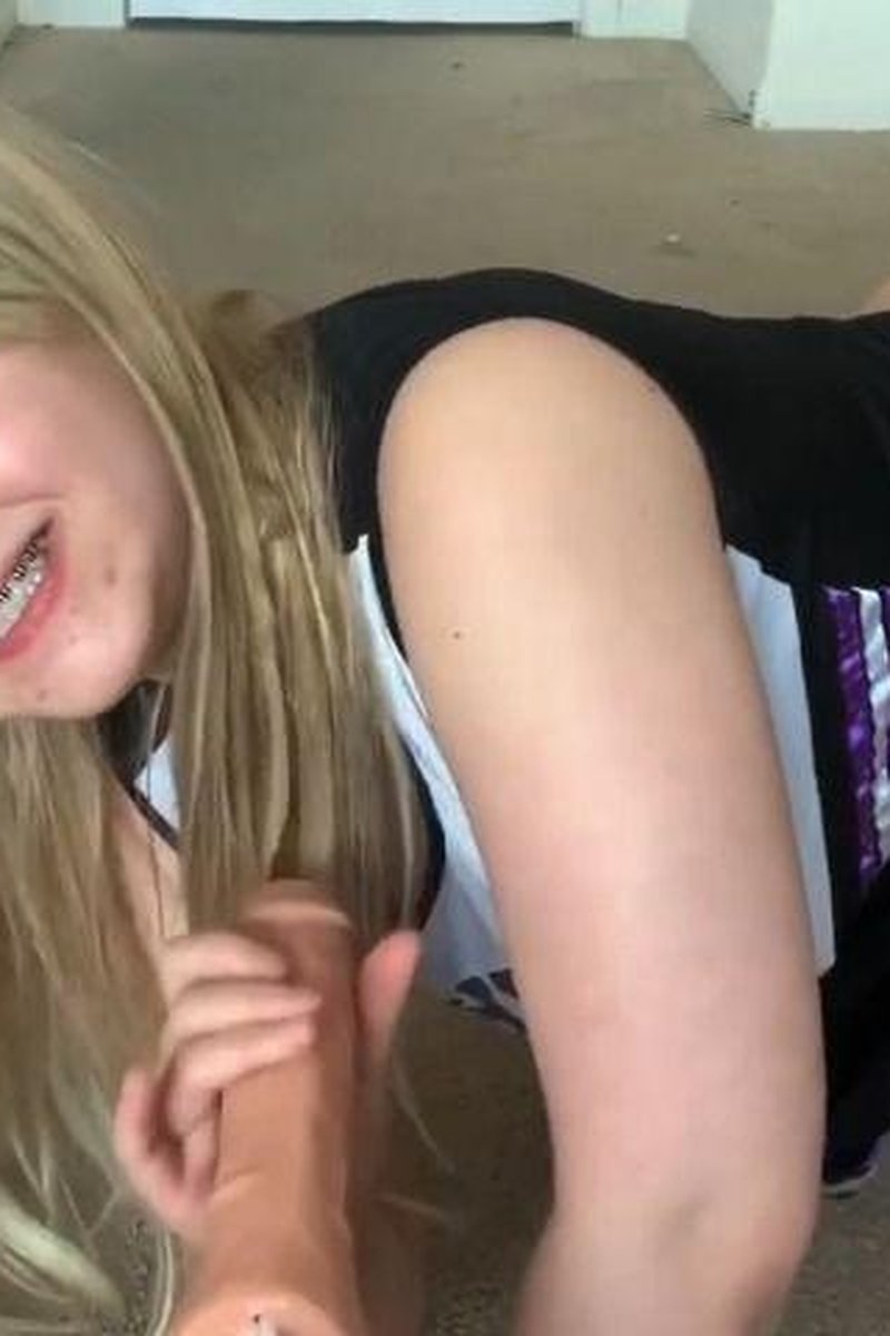 Convincing Step-Daddy Taboo - Screenshot 1 of 4 - Braces