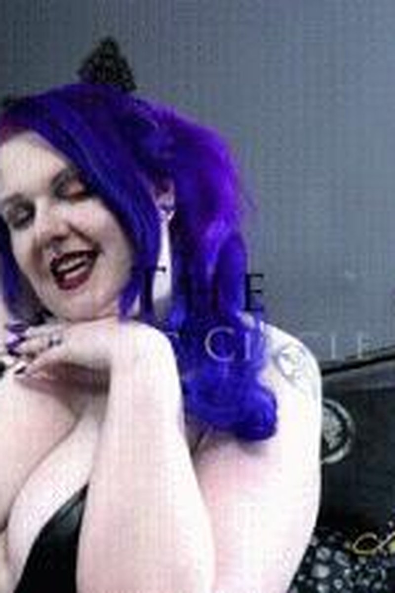 The Magic Circle - Screenshot 1 of 4 - Chastity Encouragement