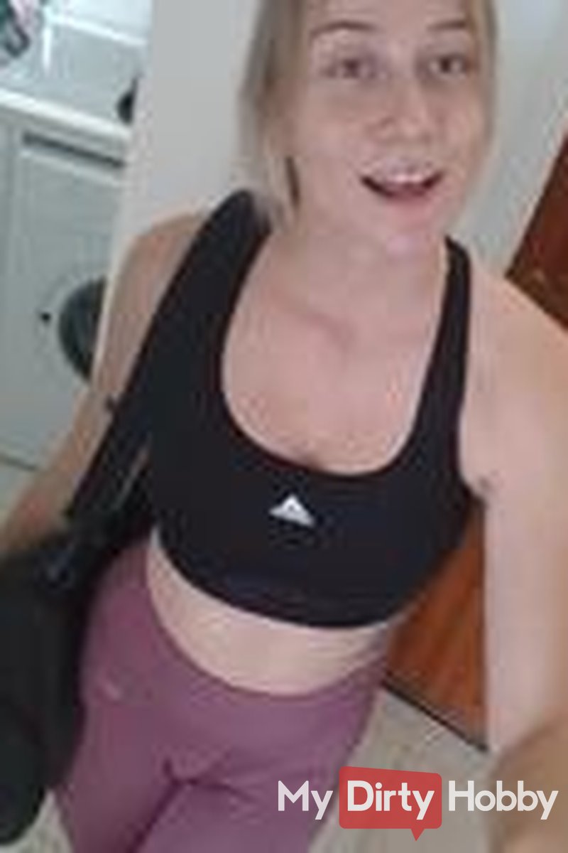 After Workout: Stretching & Orgasm! - Screenshot 1 of 4 - Sirena Sweet