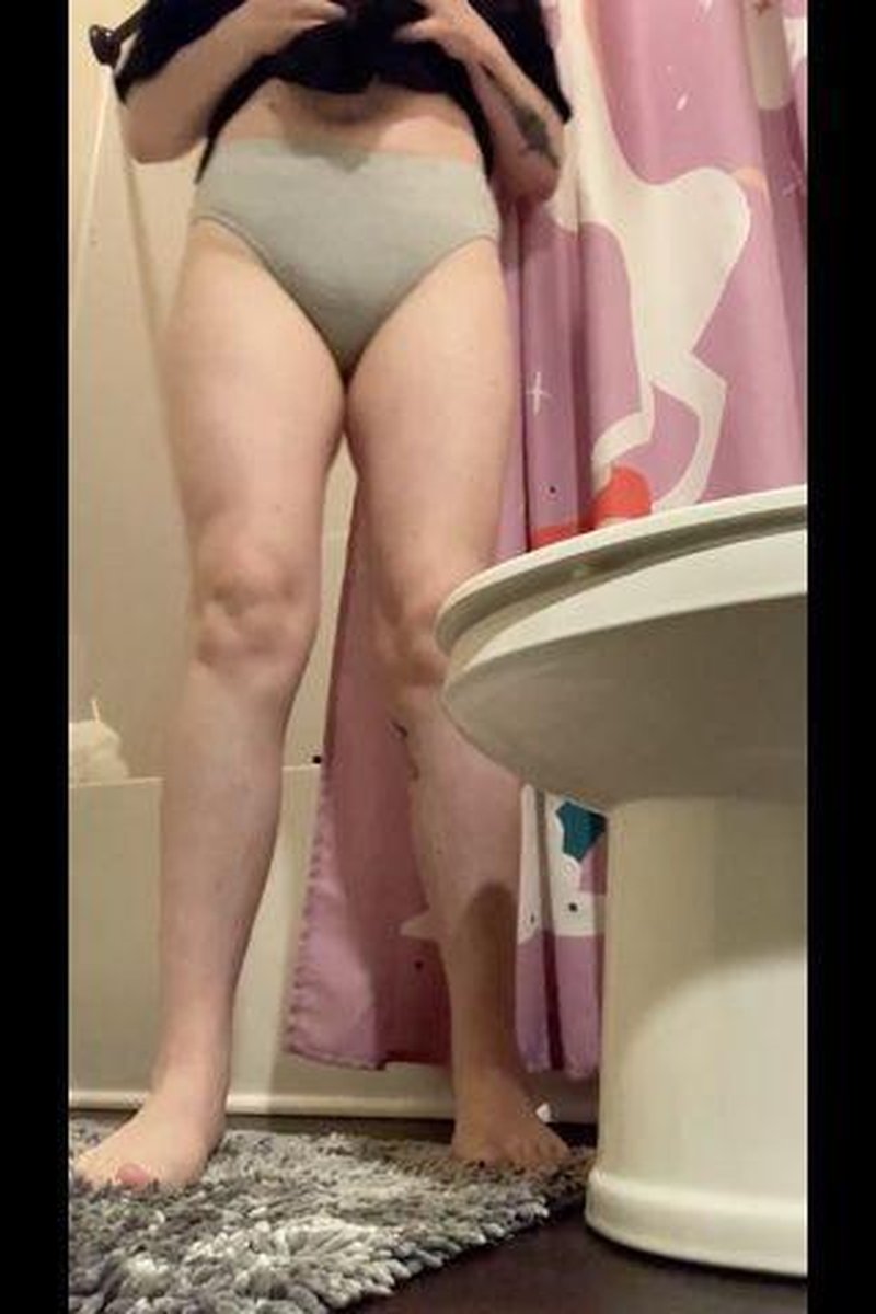 Omorashi - Screenshot 1 of 4 - Golden Shower