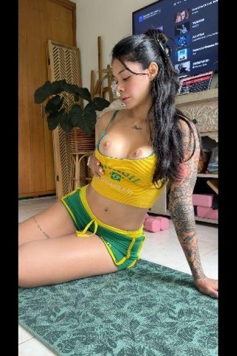 Teasing You - Screenshot 1 of 4 - Big Ass