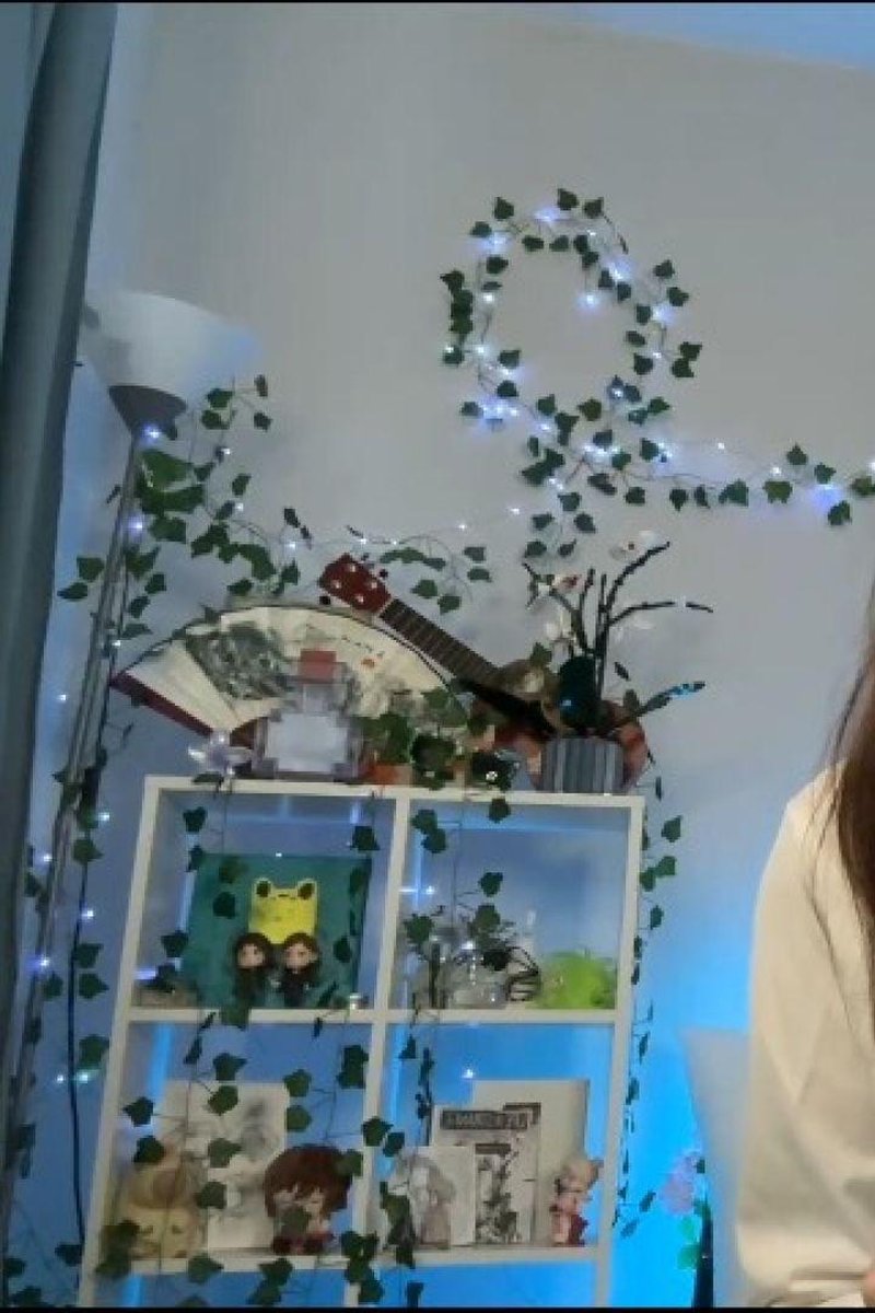Blowing Soap Bubbles - Screenshot 1 of 4 - Adorable