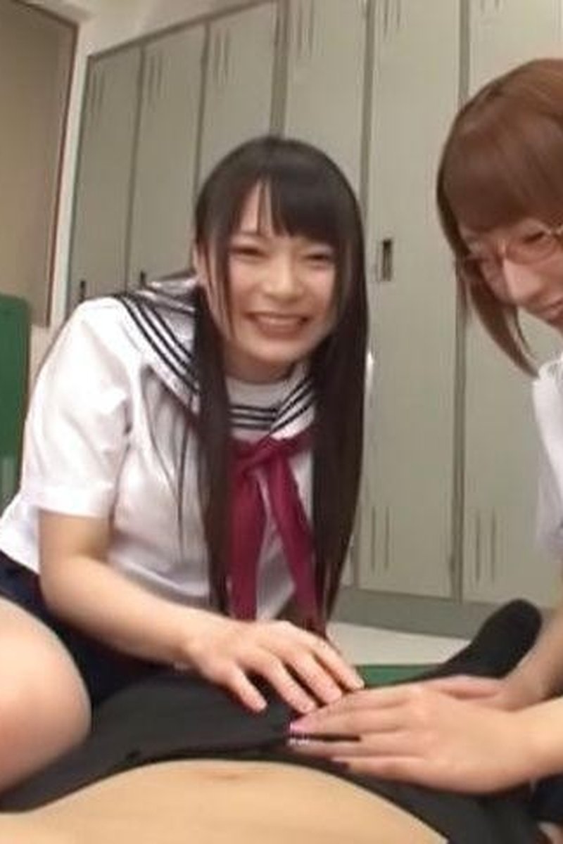 Alluring Tokyo Models Are Into Raunchy Threesome - Screenshot 1 of 4 - Ass Fetish