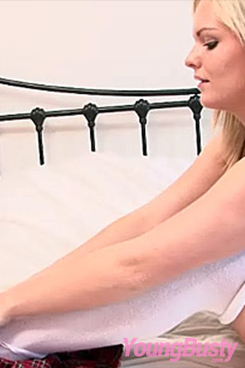 Charley - Screenshot 1 of 4 - Blond Hair