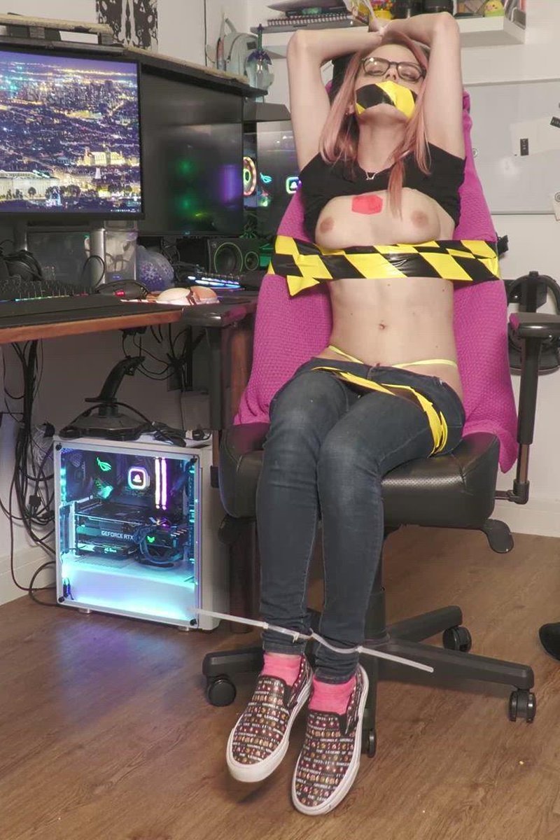 Tech Bondage - Screenshot 1 of 4 - Bondage