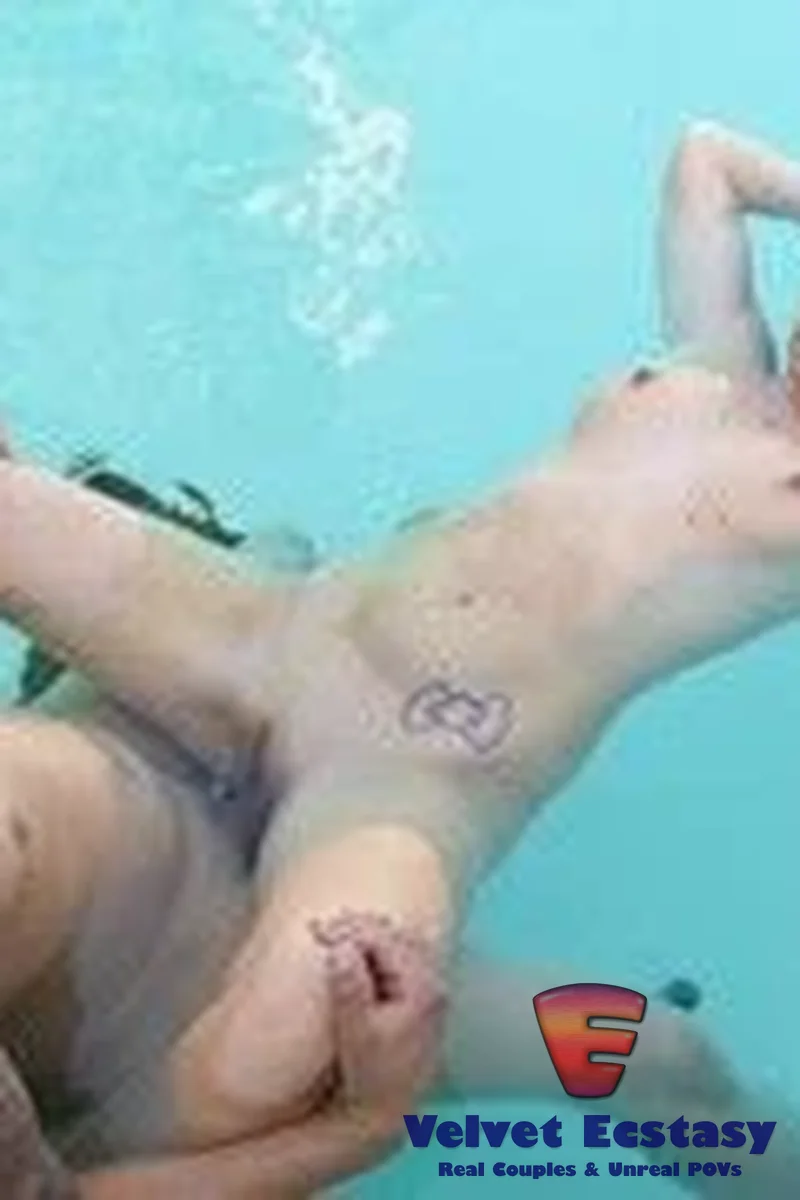 Float Me - Screenshot 1 of 4 - All Sex