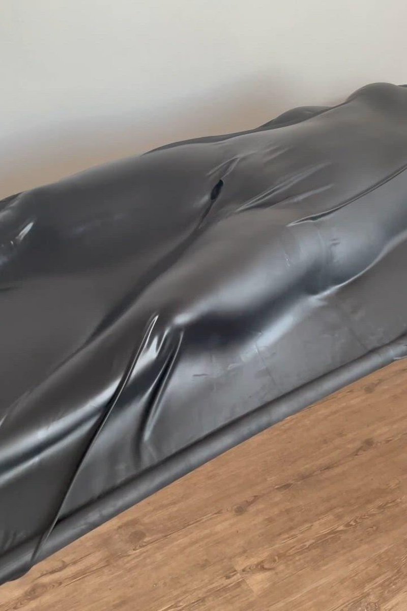 Yy023 - Vacbed - Screenshot 1 of 4 - Sam Serenity