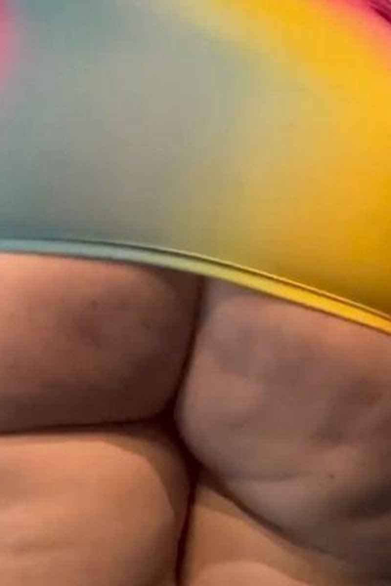 Sweet Candy Clench - Screenshot 1 of 4 - Ass Worship